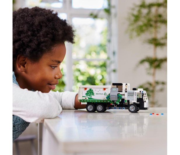 LEGO Technic 42167 Śmieciarka Mack LR Electric - 1203599 - zdjęcie 7